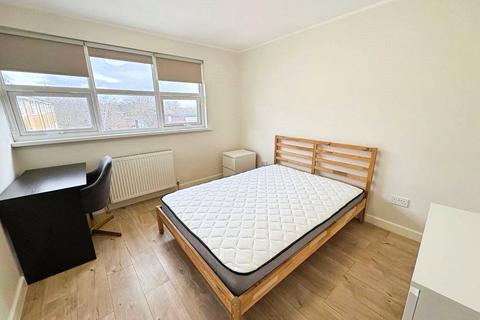 undefined, Fairview Avenue, Woking, Surrey, GU22