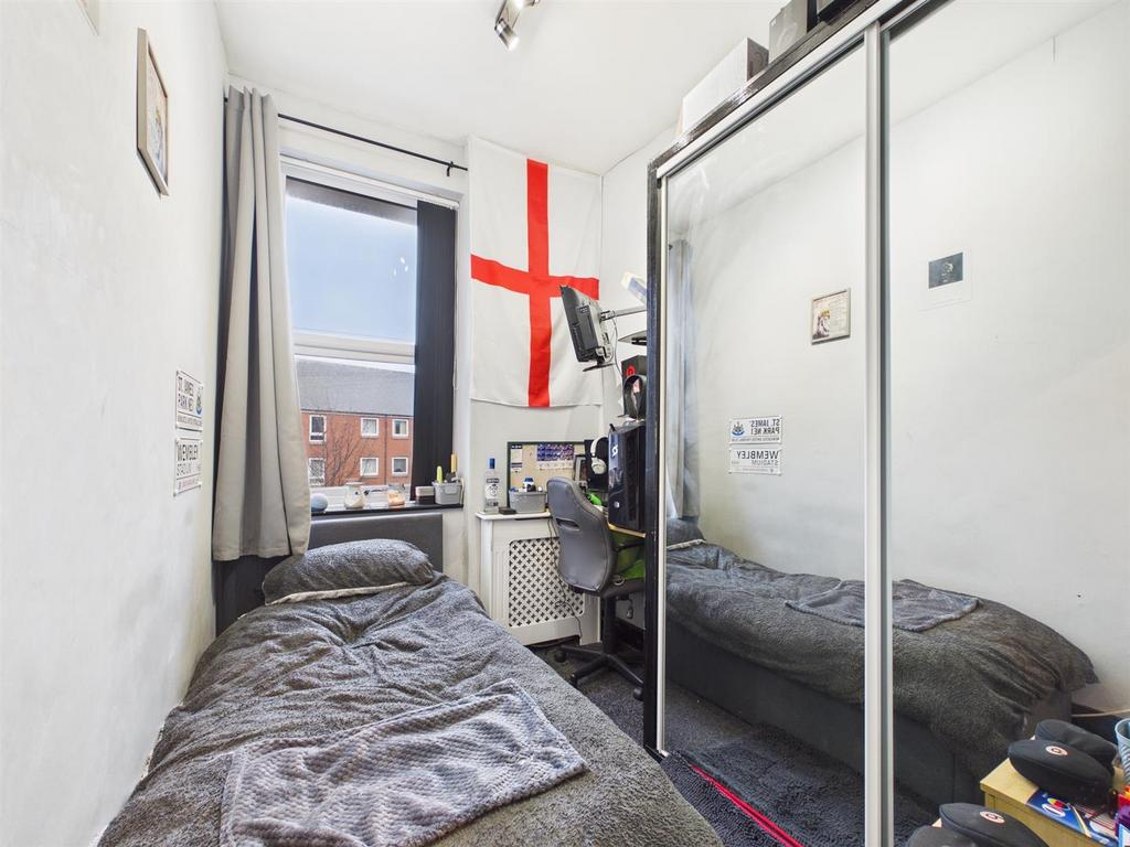 Bed 4.jpg