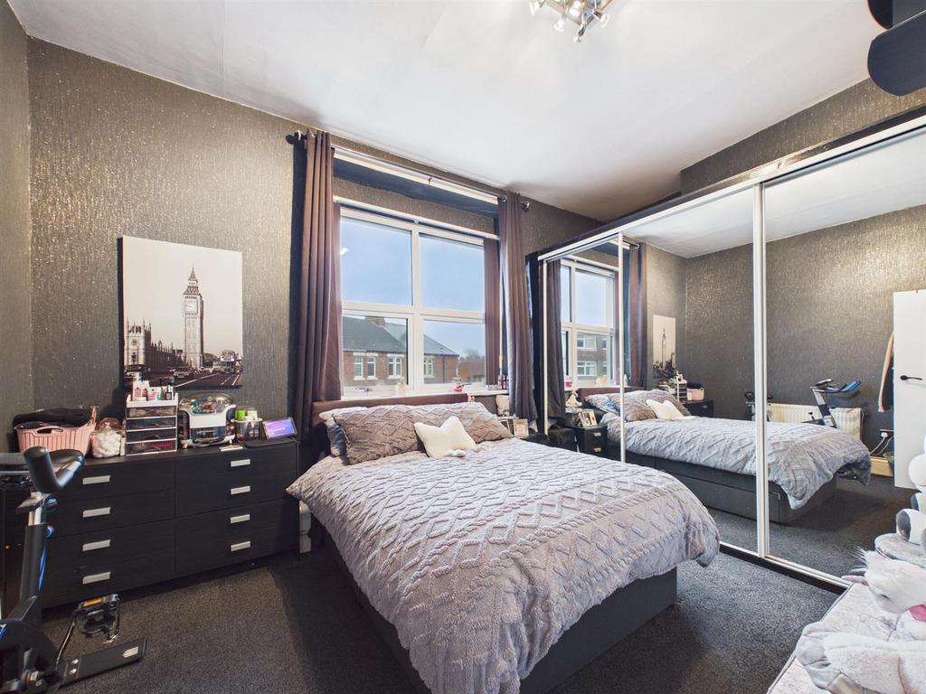 Bed 1.jpg