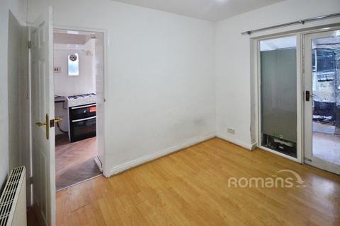 3 bedroom semi-detached house to rent, Cranbourne Road, Slough, Berkshire, SL1