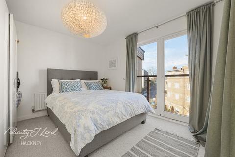 1 bedroom flat for sale, 223b Amhurst Road, London, E8