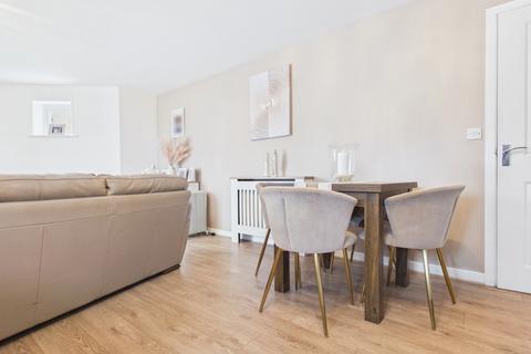 2 bedroom flat for sale, Ashby Gardens, Hyde, SK14 3EY