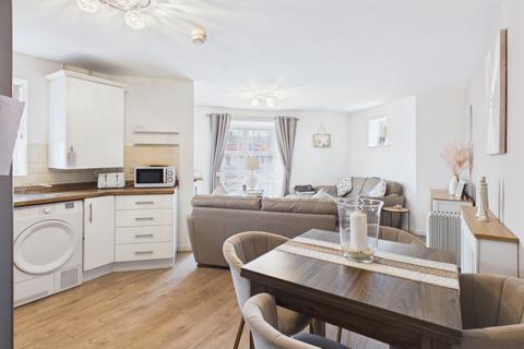 2 bedroom flat for sale, Ashby Gardens, Hyde, SK14 3EY