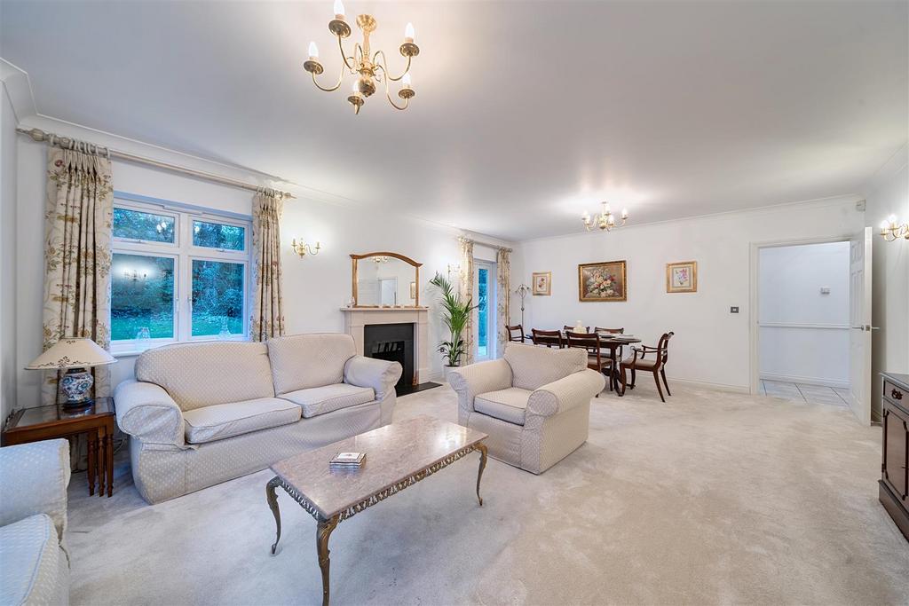 Living/Dining Room