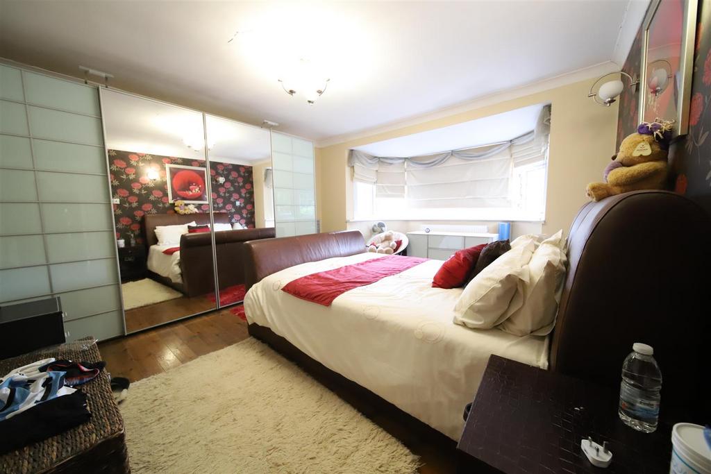 Bedroom 1.jpg