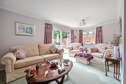 4 bedroom semi-detached house for sale, Graylands Close, Horsell, GU21