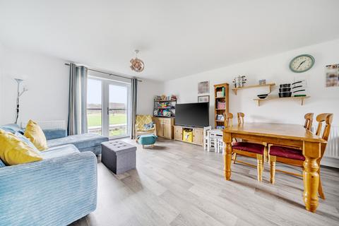 2 bedroom flat for sale, Icarus Avenue, Burgess Hill, RH15