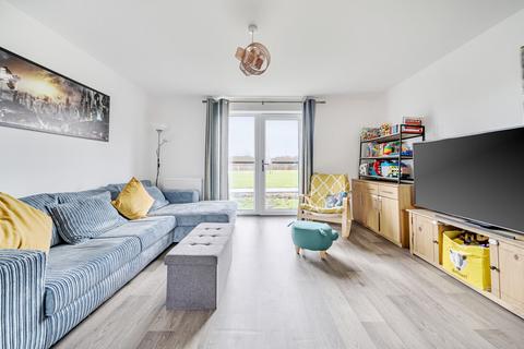 2 bedroom flat for sale, Icarus Avenue, Burgess Hill, RH15
