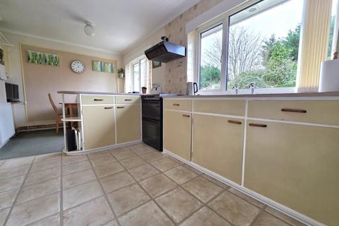 3 bedroom bungalow for sale, Lakeview Crescent, Highbridge, Somerset, TA9