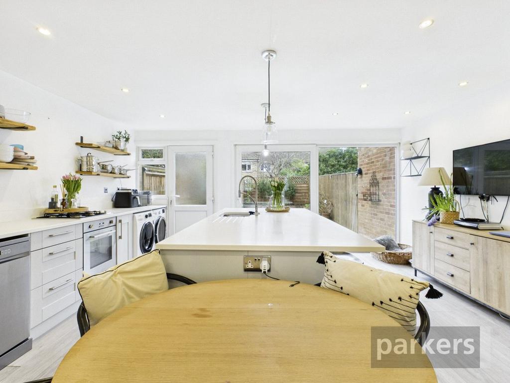 Kitchen/Dining Area