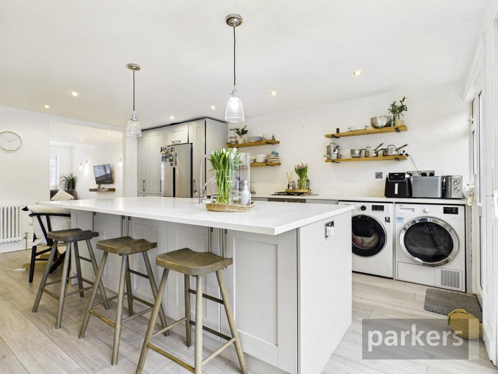 Kitchen/Dining Area