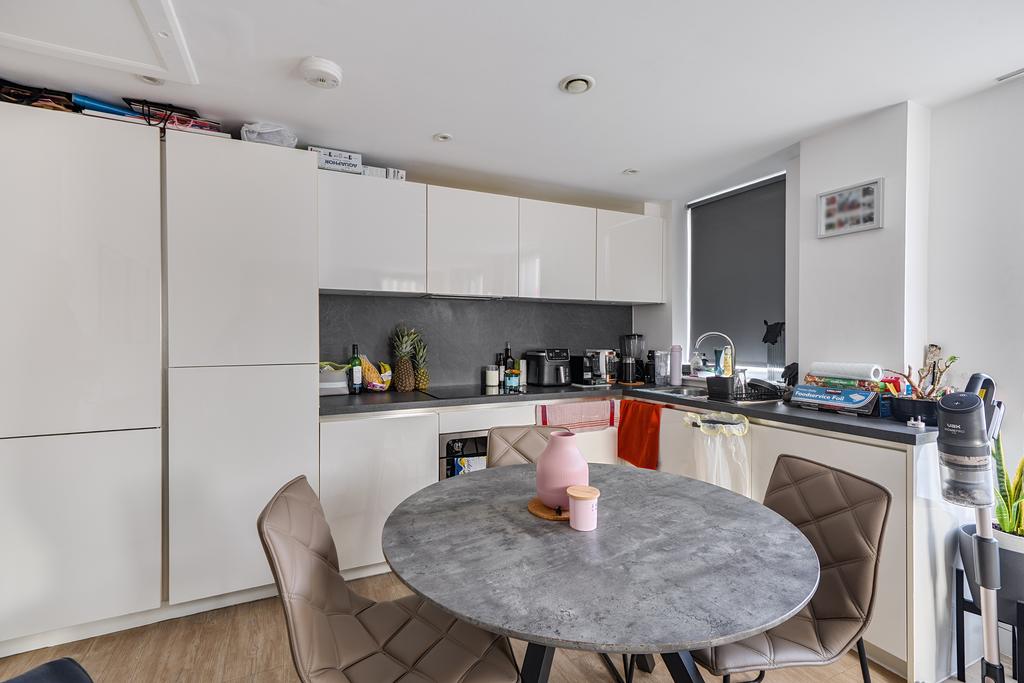 1411354-5-698c7e4601d9f