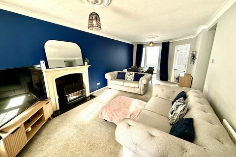 3 bedroom semi-detached house for sale, Templeton Close, Highfields