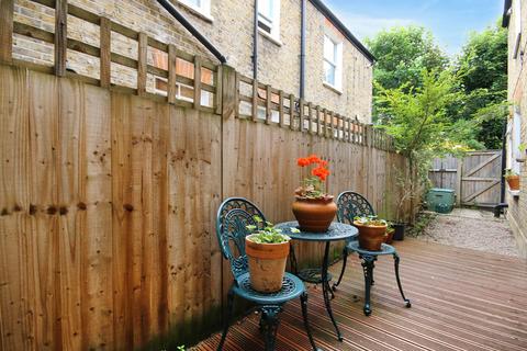 2 bedroom flat for sale, Schubert Road, Putney, SW15