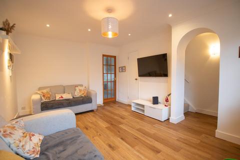 3 bedroom semi-detached house for sale, Deacon Close, Wokingham, RG40