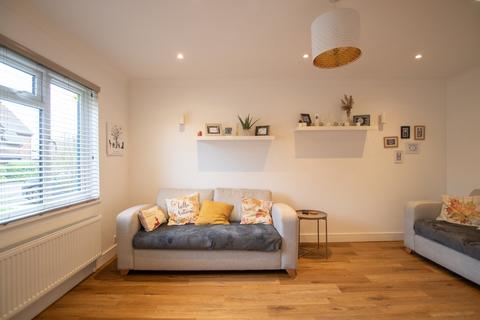 3 bedroom semi-detached house for sale, Deacon Close, Wokingham, RG40