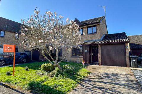 Deacon Close, Wokingham, RG40