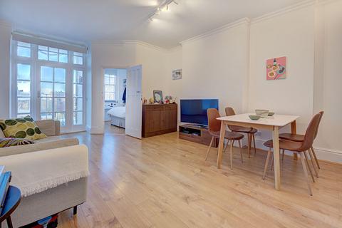 2 bedroom flat for sale, Elm Tree Road, London NW8