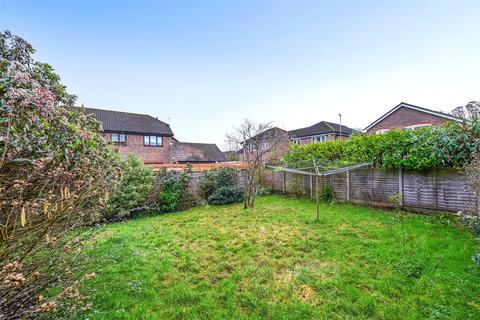 undefined, Tweedsmuir Close, Farnborough GU14