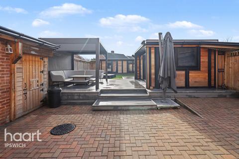 3 bedroom end of terrace house for sale, Hawthorn Drive, Ipswich