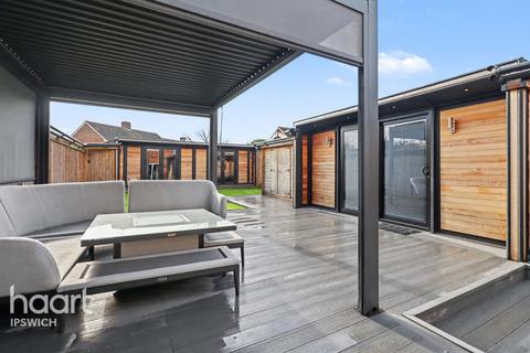 3 bedroom end of terrace house for sale, Hawthorn Drive, Ipswich