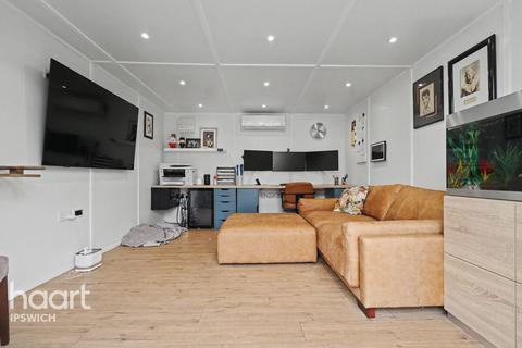 3 bedroom end of terrace house for sale, Hawthorn Drive, Ipswich