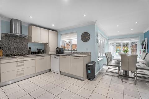 4 bedroom terraced house for sale, Highbridge Close, Radlett, Hertfordshire, WD7