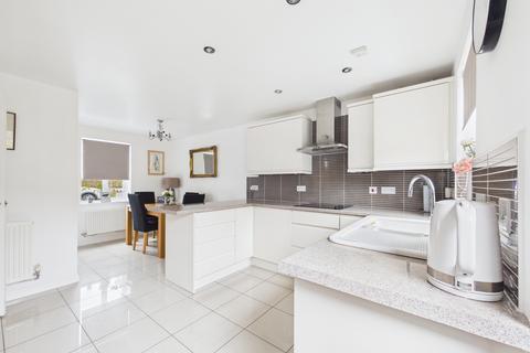 3 bedroom end of terrace house for sale, Kiln Avenue, Chinnor, Oxfordshire