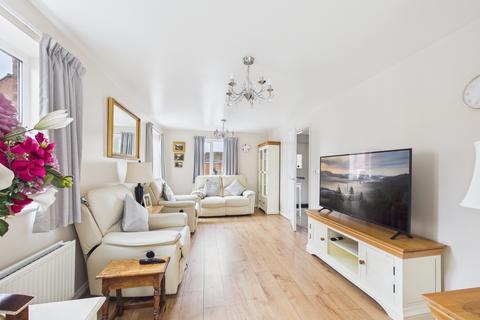 3 bedroom end of terrace house for sale, Kiln Avenue, Chinnor, Oxfordshire