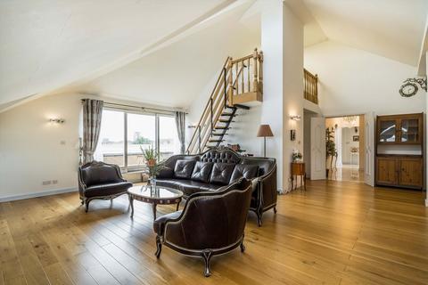 3 bedroom flat to rent, Homer Drive, London E14