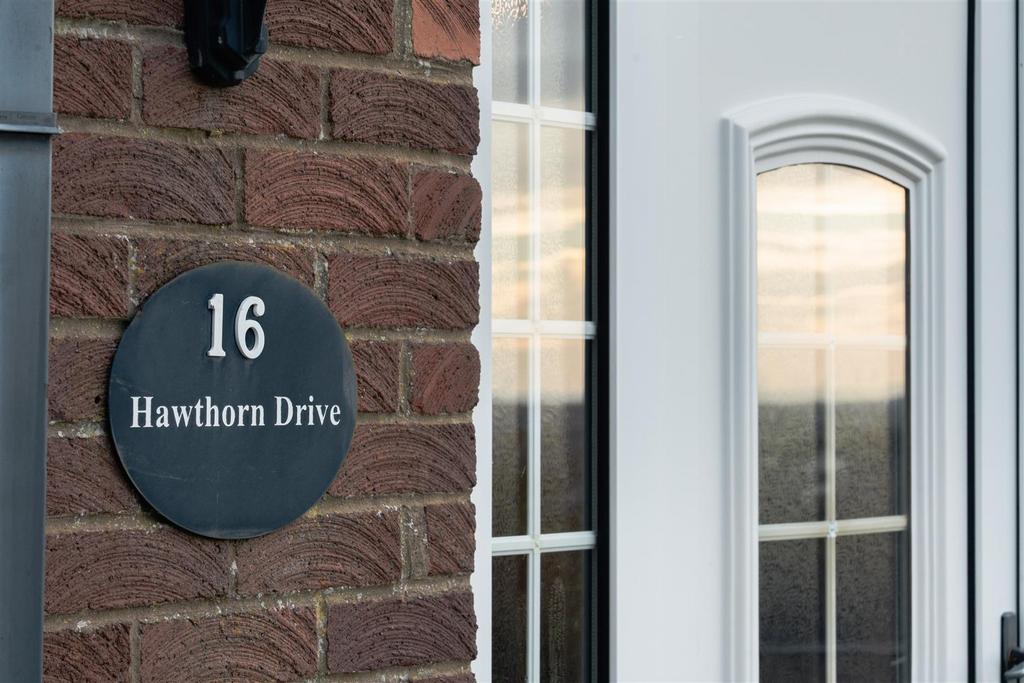 16 Hawthorn Drive (16 of 21).jpg