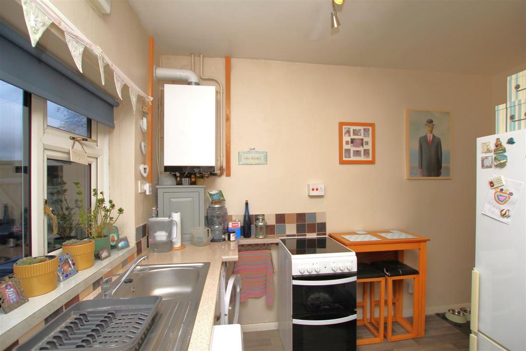 Kitchen - b.JPG