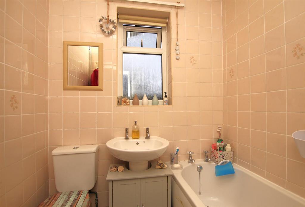 Bathroom.JPG