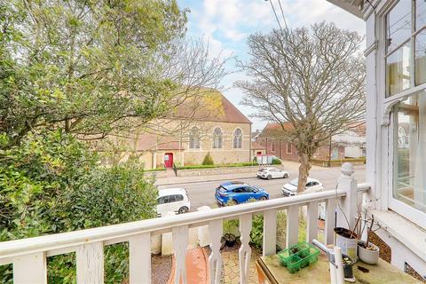 2 bedroom flat for sale, St Georges Road, Worthing, BN11