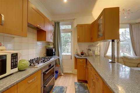 2 bedroom flat for sale, St Georges Road, Worthing, BN11