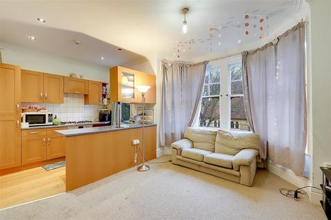 2 bedroom flat for sale, St Georges Road, Worthing, BN11