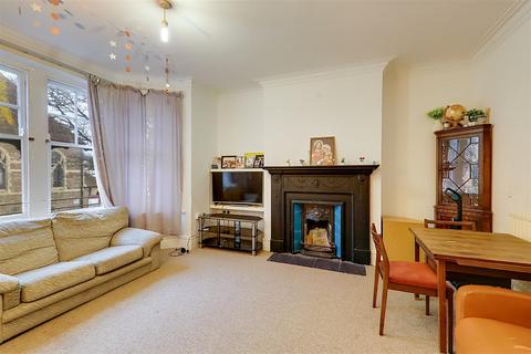 2 bedroom flat for sale, St Georges Road, Worthing, BN11