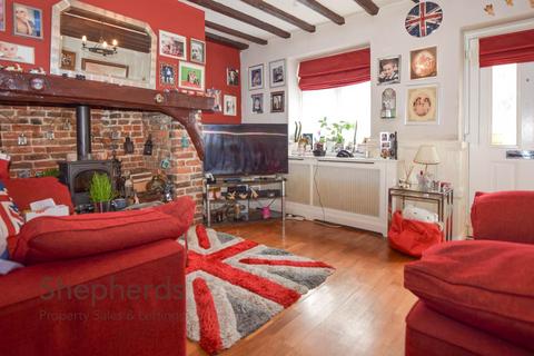 2 bedroom end of terrace house for sale, Church Lane, Cheshunt EN8
