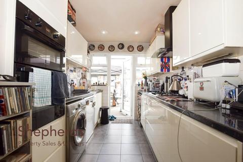 2 bedroom end of terrace house for sale, Church Lane, Cheshunt EN8