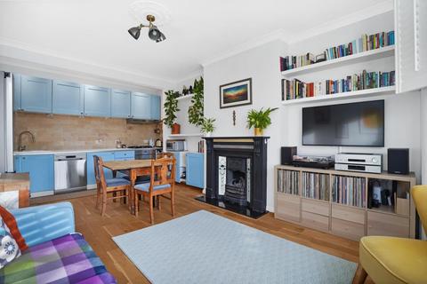 3 bedroom flat for sale, Aylward Road, Forest Hill, London, SE23