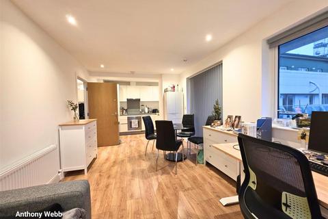 1 bedroom house to rent, Sydney Road, Tower Point