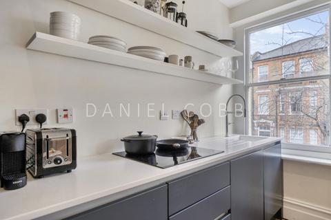 1 bedroom flat for sale, Hackford Road, London, SW9