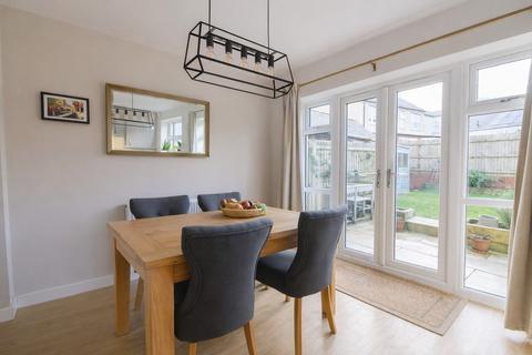 3 bedroom semi-detached house for sale, Dart Avenue, Exeter, EX2