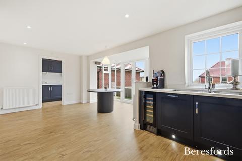 4 bedroom detached house for sale, Otter Chase, Dunmow, CM6