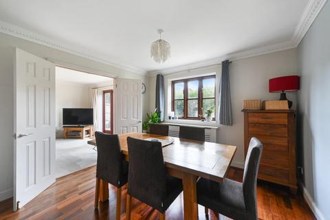 4 bedroom detached house for sale, Hawthorn close, Banstead