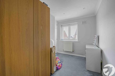 2 bedroom maisonette for sale, High Point, London, SE9