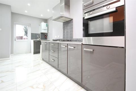 5 bedroom terraced house to rent, Homefield Avenue, Ilford IG2