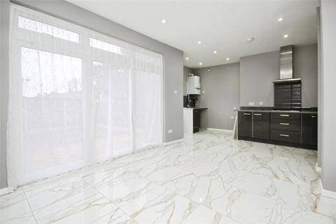 5 bedroom terraced house to rent, Homefield Avenue, Ilford IG2