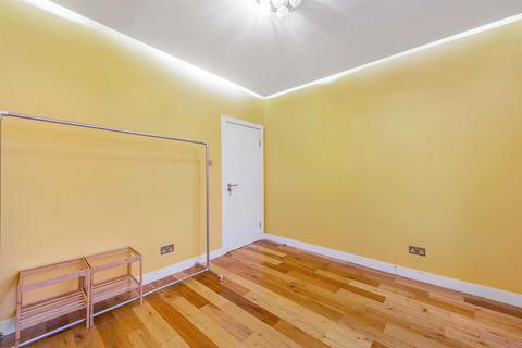 1 bedroom flat for sale, Seven Sisters Road, Finsbury Park
