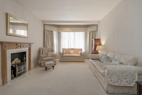 2 bedroom flat for sale, Rutland Court, London, SW7